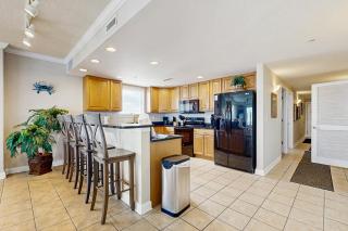 Emerson Towers 504 - 2