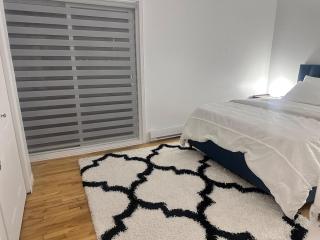 Modern and furnished 2 bedroom apartment in Laval - 1
