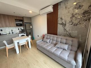 1D ejecutivo • Eje financiero • Wi-Fi y A/C - 1