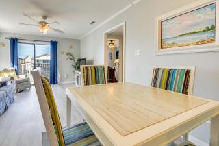 Steps to Sand and Pool! 3rd-Floor Myrtle Beach Condo - 3