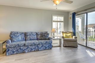 Steps to Sand and Pool! 3rd-Floor Myrtle Beach Condo - 2