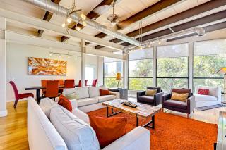 Encinal Condominiums 301 - 8