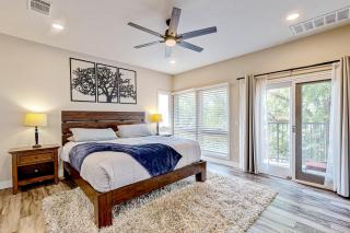 Encinal Condominiums 301 - 1