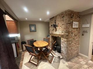 Manor Cottage - 1
