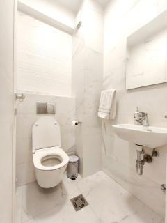Central Point Apartment - 5