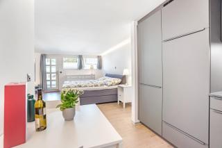 Completely renovated, furnished studio with plenty of comfort - 2