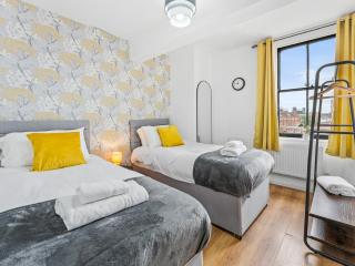 The Craftsman 3BR Apt, JQ Birmingham with Parking - 3
