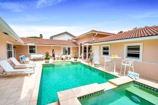 Walk to Beach Heated Pool Serenity at its Finest Orchid Key Residences - 6