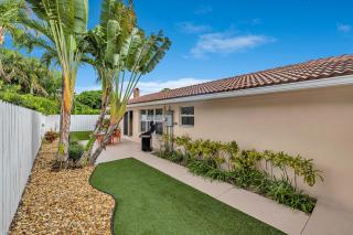 Walk to Beach Heated Pool Serenity at its Finest Orchid Key Residences - 1