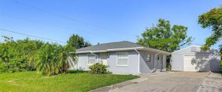 Entire home near the beach for your perfect vacay! Book it now - 0