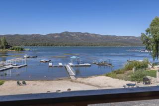 The Big Bear Lakefront Lodge - 7