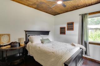 Less Than 1 Mi to Downtown Arcadia Tranquil Wooded Escape - 3