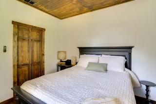 Less Than 1 Mi to Downtown Arcadia Tranquil Wooded Escape - 2