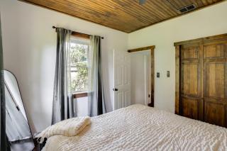 Less Than 1 Mi to Downtown Arcadia Tranquil Wooded Escape - 1