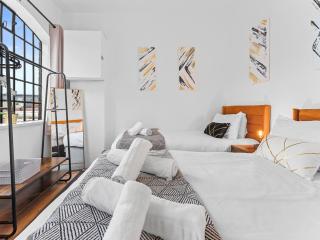 The Hallmark 3BR Apt JQ Birmingham, Parking & WiFi - 3