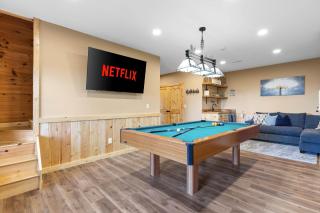 Mountain View Sauna Game Room Fire Pit - 8