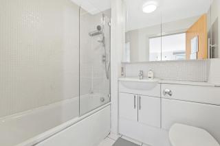 Ensuite Room in Canary Wharf with attached Bathroom - 3