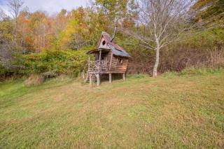 Cottage on Creeper Trail with Wide Open Acreage - 6
