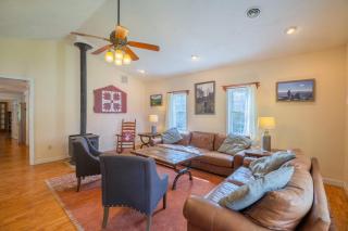 Cottage on Creeper Trail with Wide Open Acreage - 2