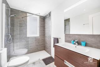 Bright and spacious 2BR with terrace in Costalita - 3