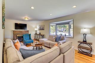 Spacious Fanwood Home with Decks, Walk to Park! - 2