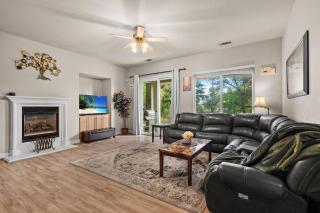 The Rivercrest Branch House - Close to Costco, Boat Ramp, Fishing, and Shopping - 8