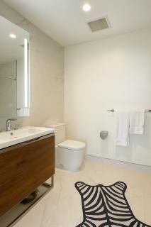 Skyline Serenity Penthouse - 5