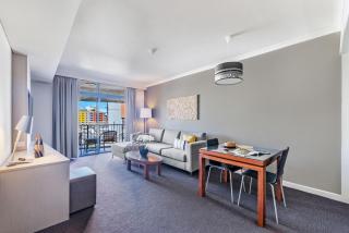 'Esplanade Ease' A Resort Balcony Pad with Pool - Darwin - 6