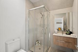 Lake and Peaks 2 Bedroom Apartment - 8