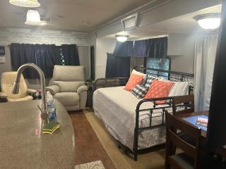 Illinois Riverside Glamping Oasis at Flint Ridge - 5