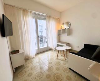 Monoambiente con balcón soleado - 1