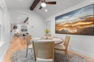 Dahlia House, 5 BDRM, Walk to town - 9
