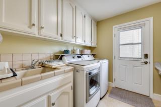 Golf, Hike, Explore Apt 9 Mi to Dtwn Fresno! - 6