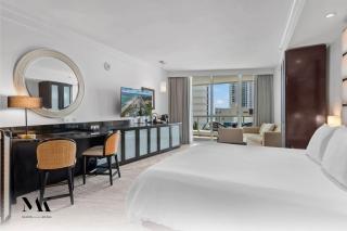 FontaineBleau Resort Ocean plus Bay View w Balcony - 9