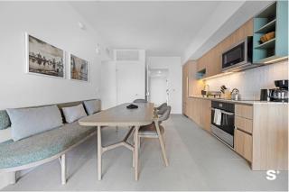 Upscale 3-BD Condo in Downtown Miami - 1