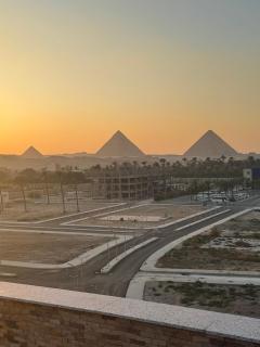 New Galleria Pyramids view inn - 0