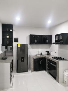 Habitación con baños privado, comparte zona social - 0