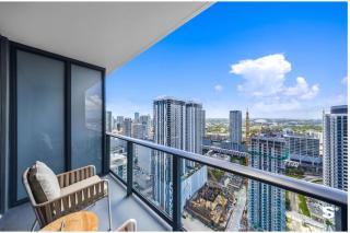 Elegant 1-BD Condo in Downtown Miami with City Views - 8