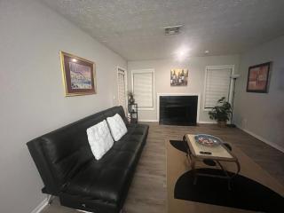 Cozy Vinings Hideaway - 0