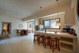 Stylish 3BR Penthouse Haven with Plunge Pool Private Rooftop Pool & Jungle Panorama - 6