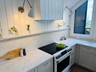 Beachfront Mansion + Pool - 3