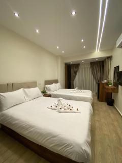 New Galleria Pyramids view inn - 2