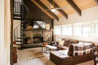 Tallwood Cabin A Treetop Mountain Retreat - 2