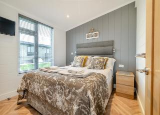 Midsomer Lodges - 9