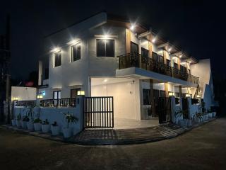 Casa Leveria Unit 4 with Patio, Inquire Parking Availability - 1
