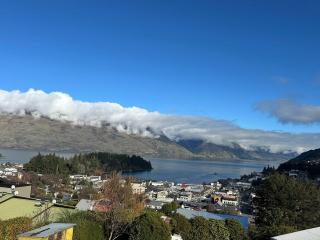 Lakeview Comfort Incredible Views & Woodfire - 4