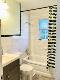 Pineapple Cottage 2 bedroom - 6