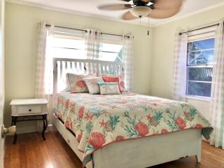 Pineapple Cottage 2 bedroom - 1