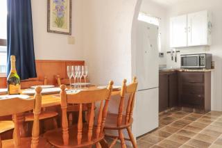 Hosts on the Coast Dundas Delight - 3