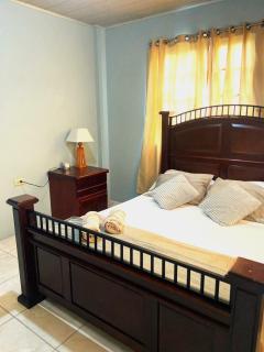 Relaxing 2 bedroom with AC, WiFi, Central Location - 8